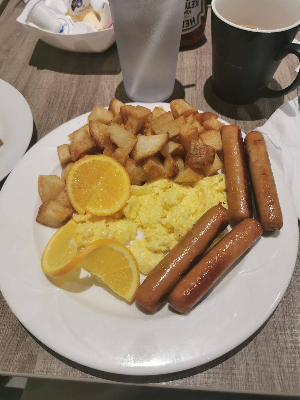 The Vaughan City Grill | restaurant | 211 Marycroft Ave #4A, Woodbridge, ON L4L 5X9, Canada | 9058566122 OR +1 905-856-6122