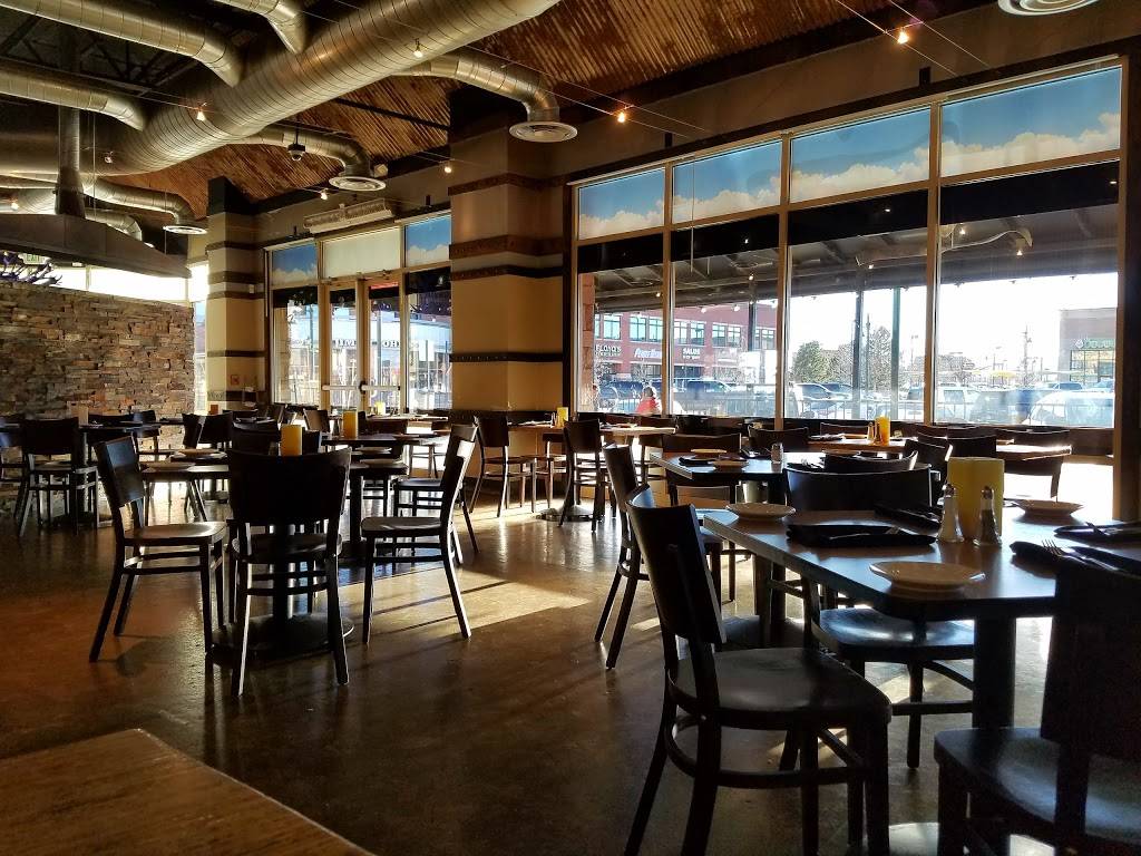 Old Blinking Light | restaurant | 9344 Dorchester St, Highlands Ranch, CO 80129, USA | 3033469797 OR +1 303-346-9797