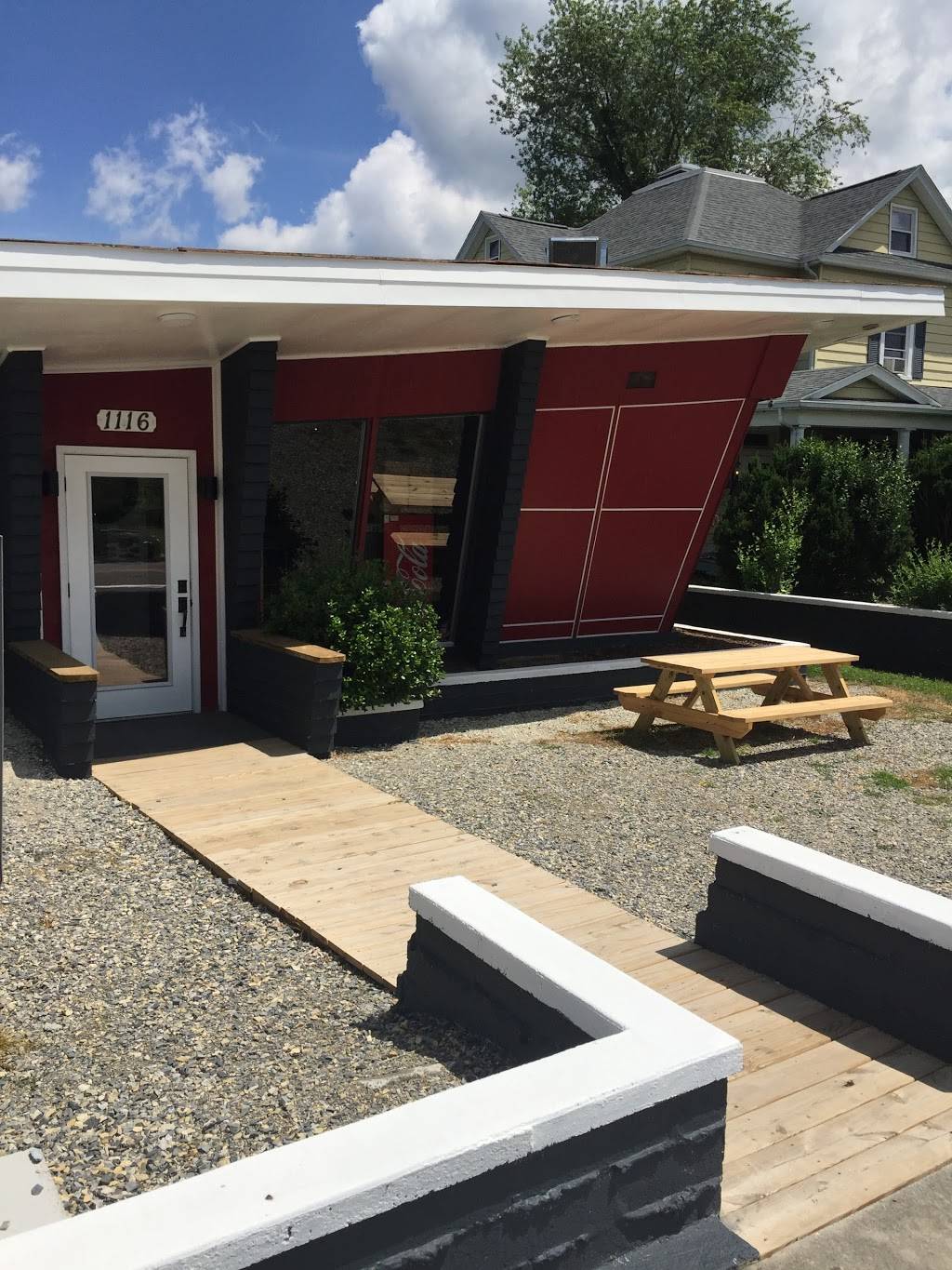 Moes Pizza | restaurant | 501 E Main St, Radford, VA 24141, USA | 5407310833 OR +1 540-731-0833