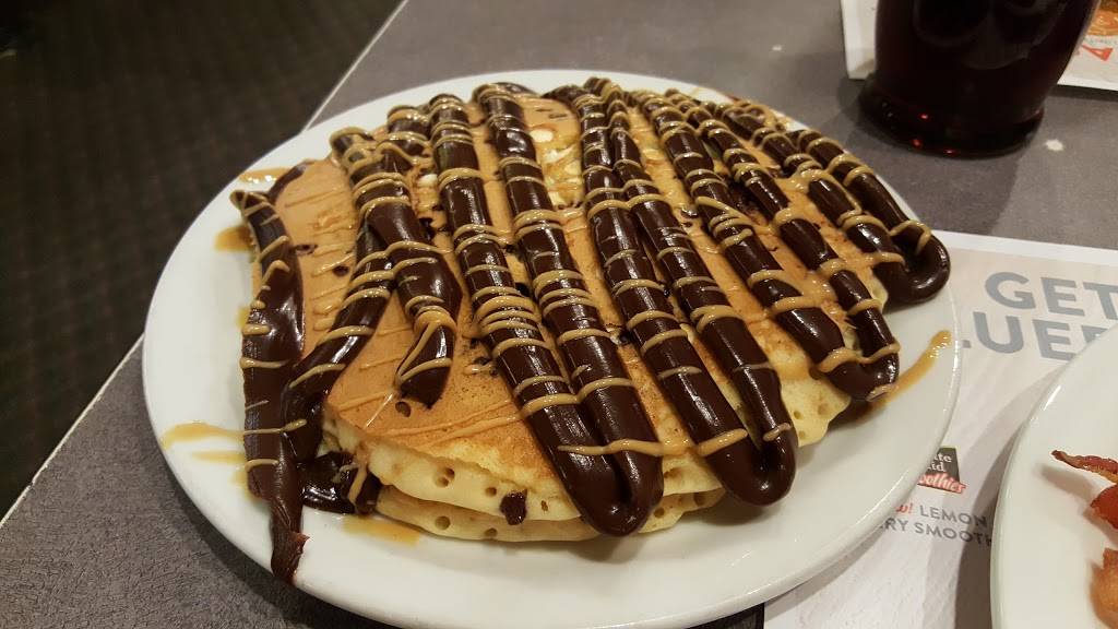 Dennys | restaurant | 2160 N Walnut St, Bloomington, IN 47408, USA | 8123367694 OR +1 812-336-7694