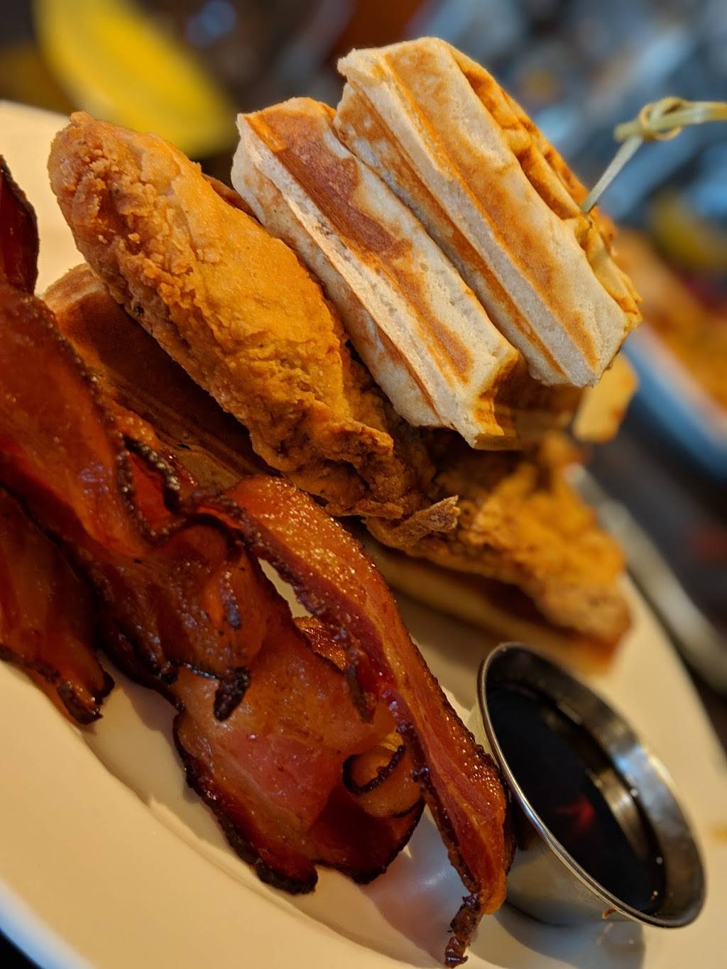 Chelsea Corner | restaurant | 4830 McKinney Ave, Dallas, TX 75205, USA | 4697262211 OR +1 469-726-2211