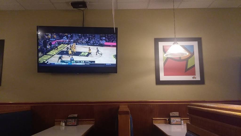 Round Table Pizza | meal delivery | 87 CA-26, Valley Springs, CA 95252, USA | 2097721051 OR +1 209-772-1051