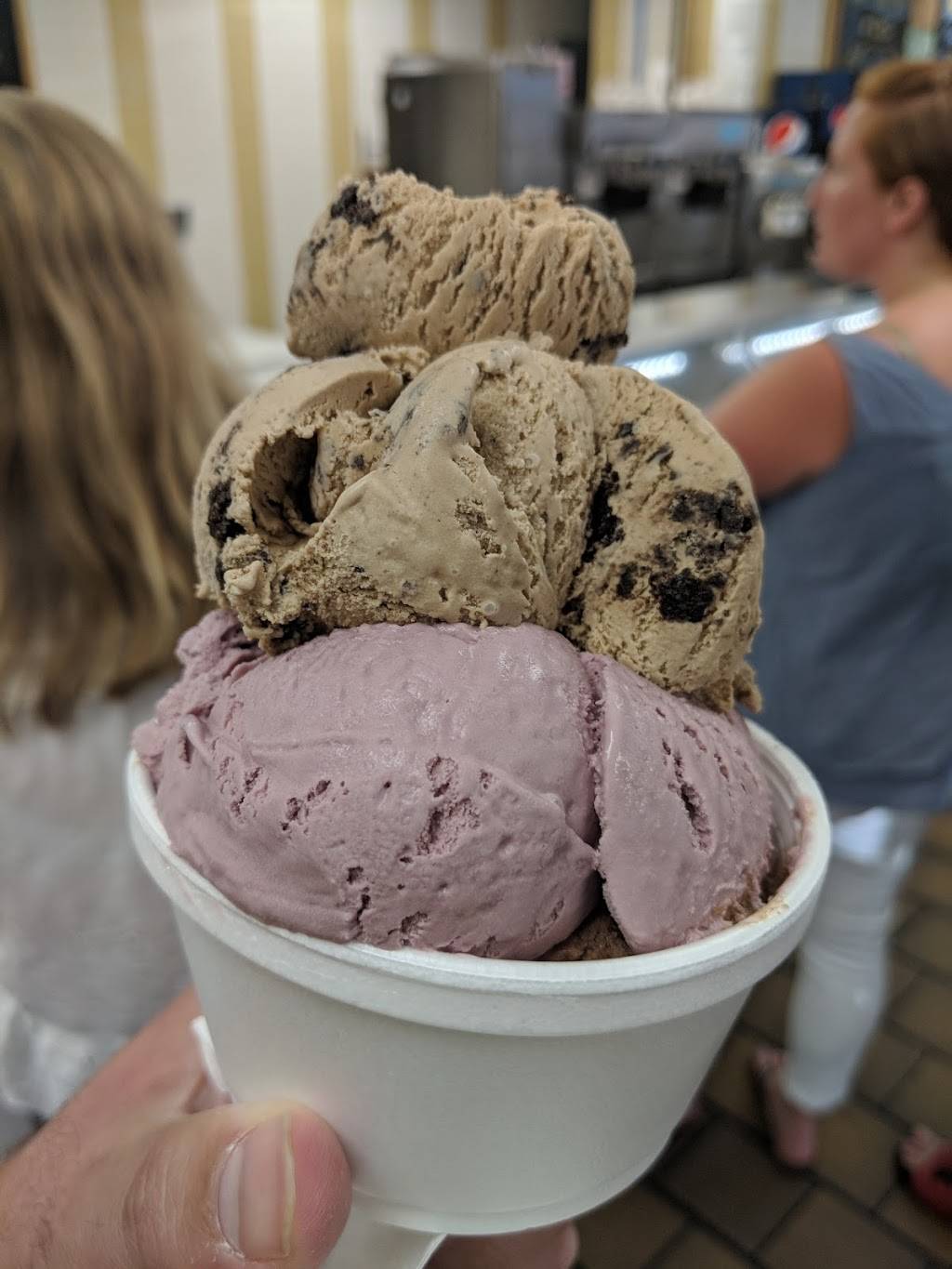Hoffmans Ice Cream | bakery | 800 Richmond Ave, Point Pleasant, NJ 08742, USA | 7328920270 OR +1 732-892-0270