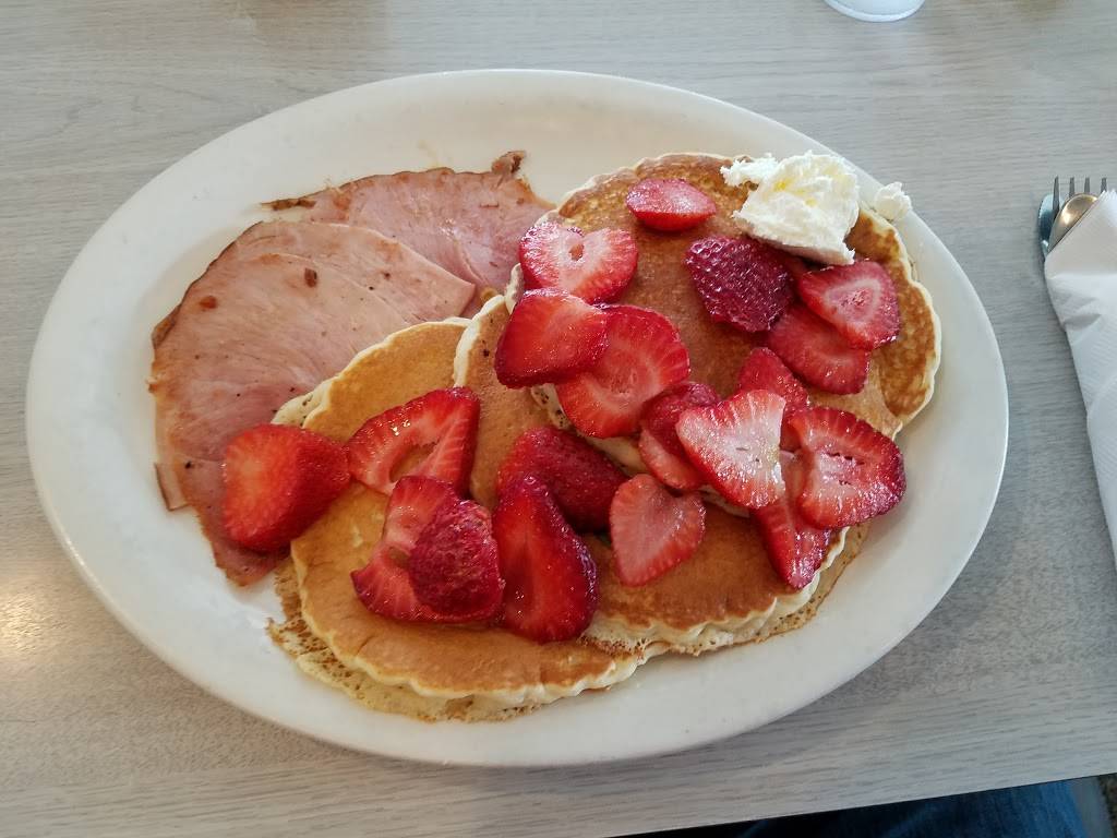 The House Of Pancakes | restaurant | 41734 Hayes Rd, Clinton Twp, MI 48038, USA | 5862866200 OR +1 586-286-6200