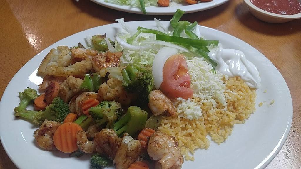 Los Pilares Mexican Restaurant | restaurant | 4791 Navy Rd, Millington, TN 38053, USA | 9018720878 OR +1 901-872-0878