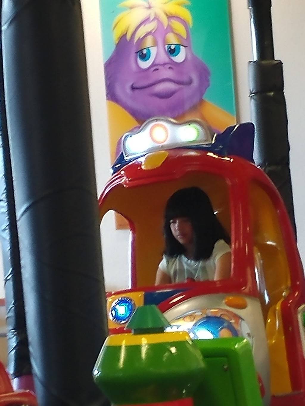 Woodside Central | shopping mall | 2501-2545 El Camino Real, Redwood City, CA 94061, USA | 9252791800 OR +1 925-279-1800