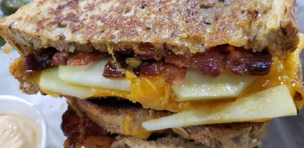 The Grilled Cheese Effect | restaurant | 27-31 Mechanic St, Paris, ON N3L 1K2, Canada | 5197208091 OR +1 519-720-8091