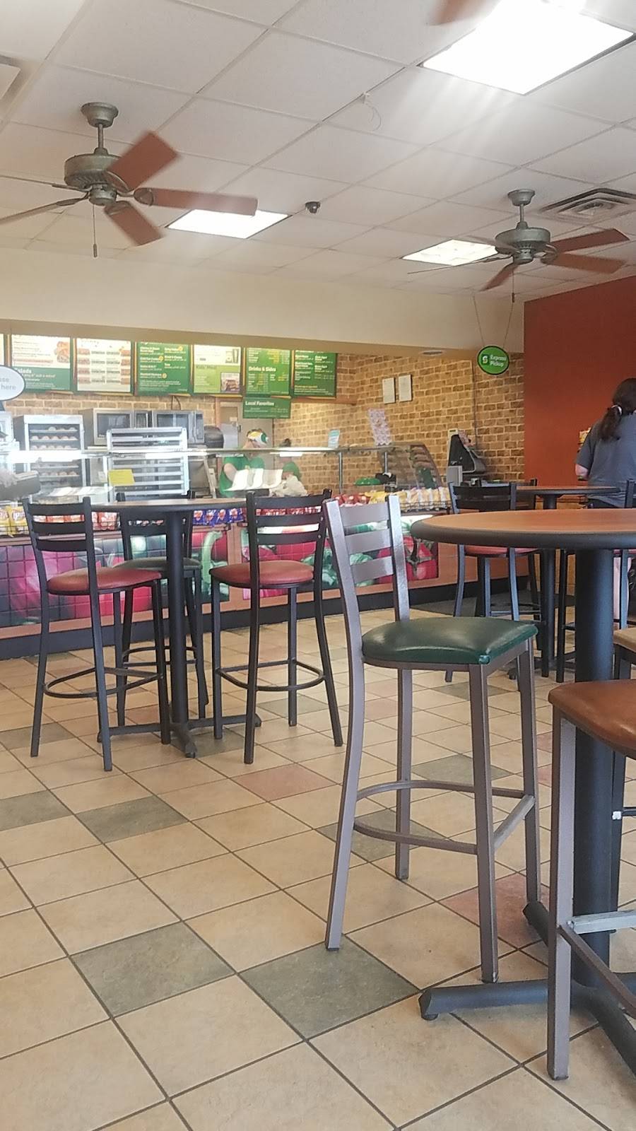 Subway | restaurant | 2421 S York St, Muskogee, OK 74403, USA | 9186831122 OR +1 918-683-1122