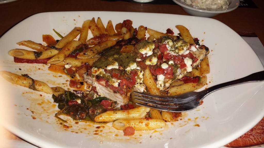 Rôtisserie St-Hubert | restaurant | 1515 Rue Trudel, Shawinigan, QC G9N 8K8, Canada | 8195376671 OR +1 819-537-6671