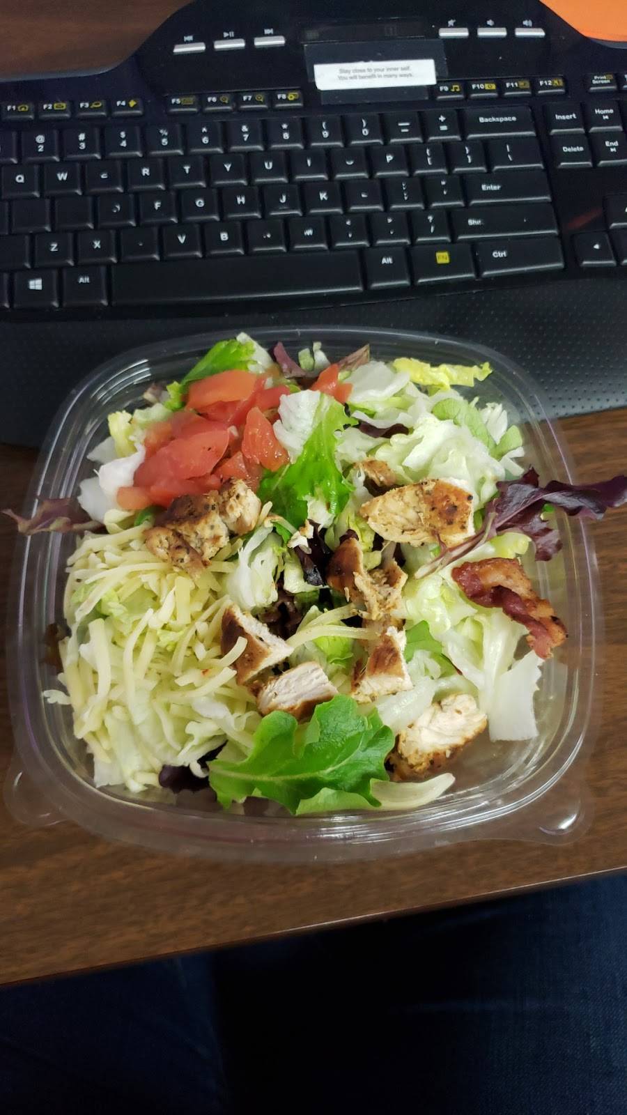 Wendys | restaurant | 2323 Oak St, Port Huron, MI 48060, USA | 8109855255 OR +1 810-985-5255