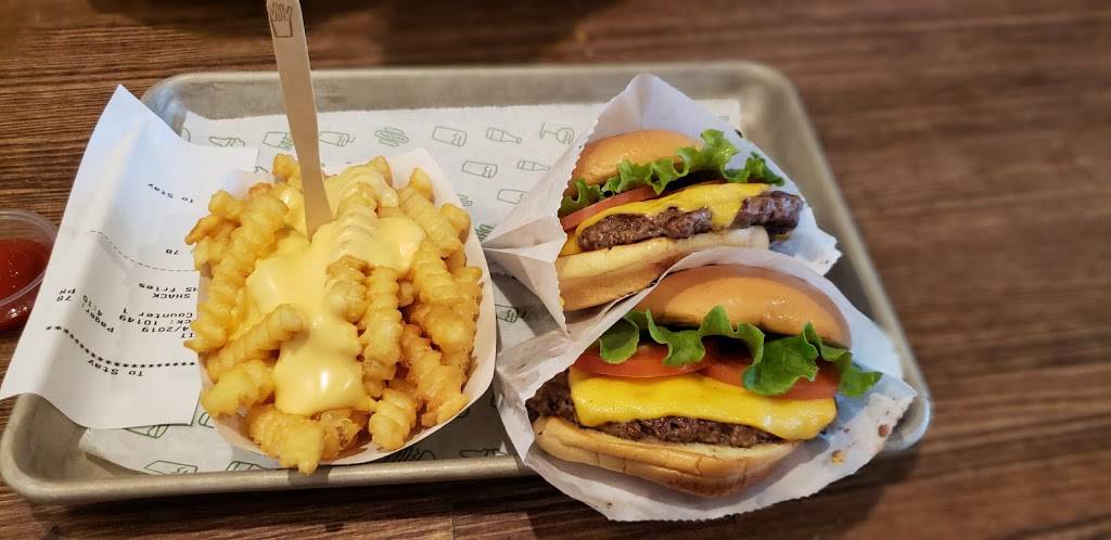 Shake Shack | restaurant | 1445 New Britain Ave Unit #1385, West Hartford, CT 06110, USA | 8609000559 OR +1 860-900-0559