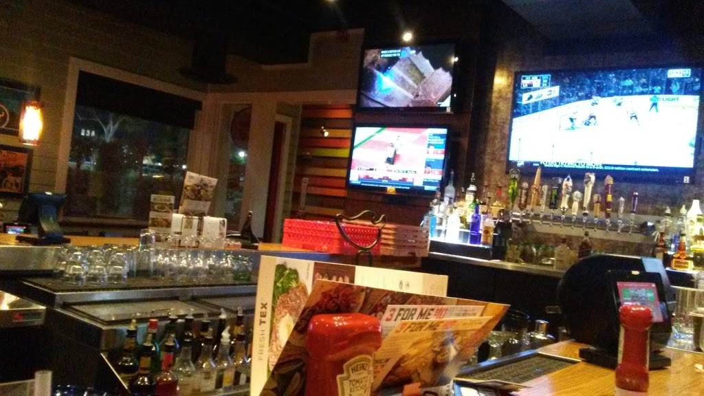 Chilis Grill & Bar | meal takeaway | 3579 Grand Oaks, Corona, CA 92881, USA | 9517347275 OR +1 951-734-7275