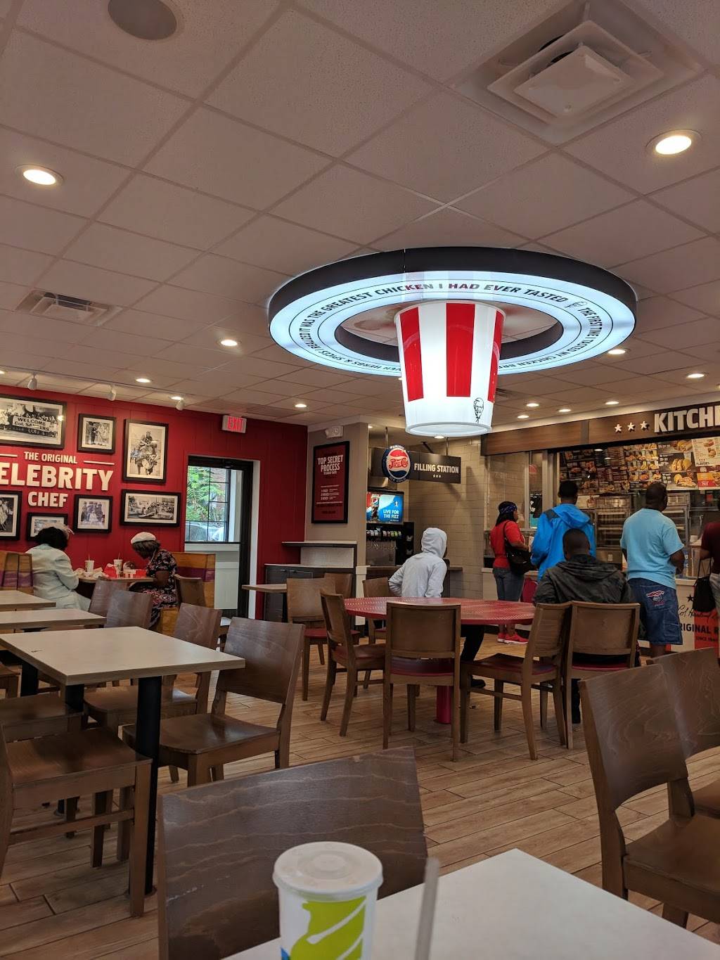 KFC | restaurant | 3032 N Broad St, Philadelphia, PA 19132, USA | 2152255553 OR +1 215-225-5553