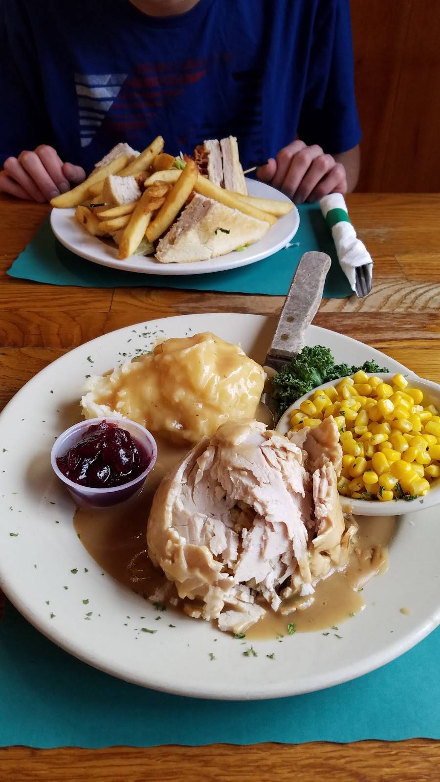 Chieftain Pub & Restaurant | restaurant | 23 Washington St, Plainville, MA 02762, USA | 5086439031 OR +1 508-643-9031