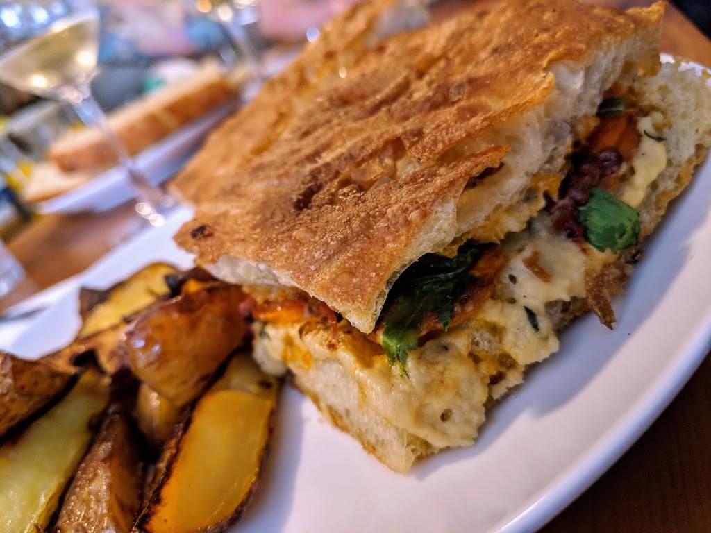 Grape and Grain | restaurant | 620 E 6th St, New York, NY 10009, USA | 6464904029 OR +1 646-490-4029