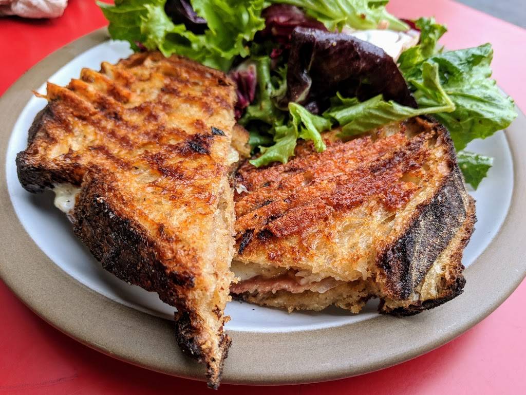 Mission Cheese | restaurant | 736 Valencia St, San Francisco, CA 94110, USA | 4155538667 OR +1 415-553-8667