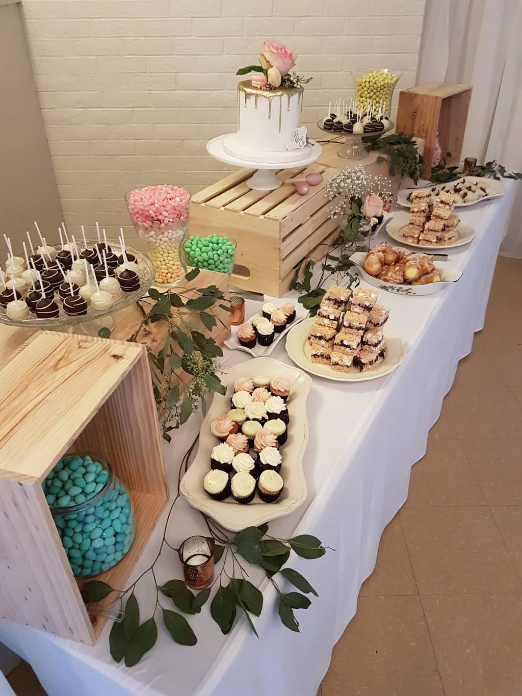 Le Chalet des Érables | restaurant | 384 Montée Gagnon, Sainte-Anne-des-Plaines, QC J0N 1H0, Canada | 4504780822 OR +1 450-478-0822