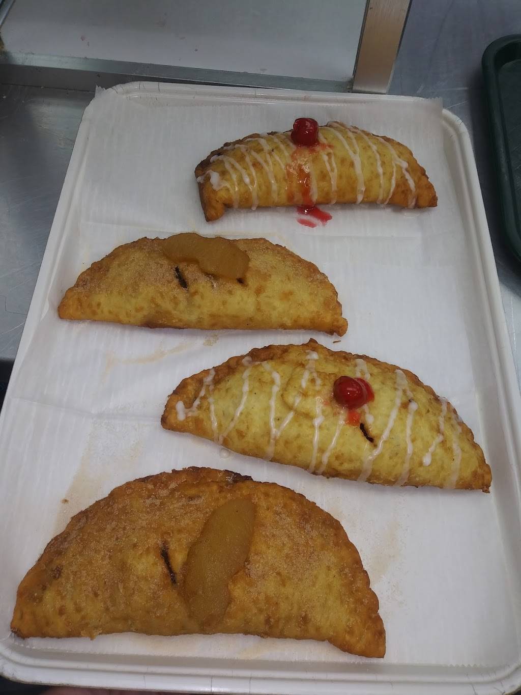 Tudors Biscuit World | restaurant | 3301 E Cumberland Rd, Bluefield, WV 24701, USA | 3043232333 OR +1 304-323-2333