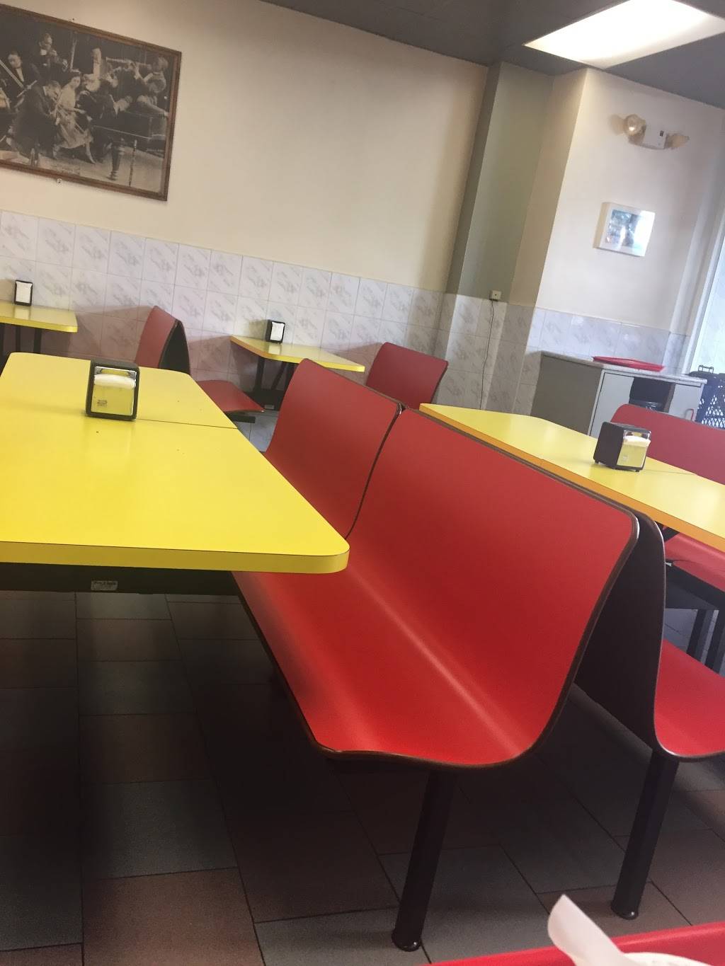 Queen Pizza II | restaurant | 48 Commerce St, Newark, NJ 07102, USA | 9732421829 OR +1 973-242-1829