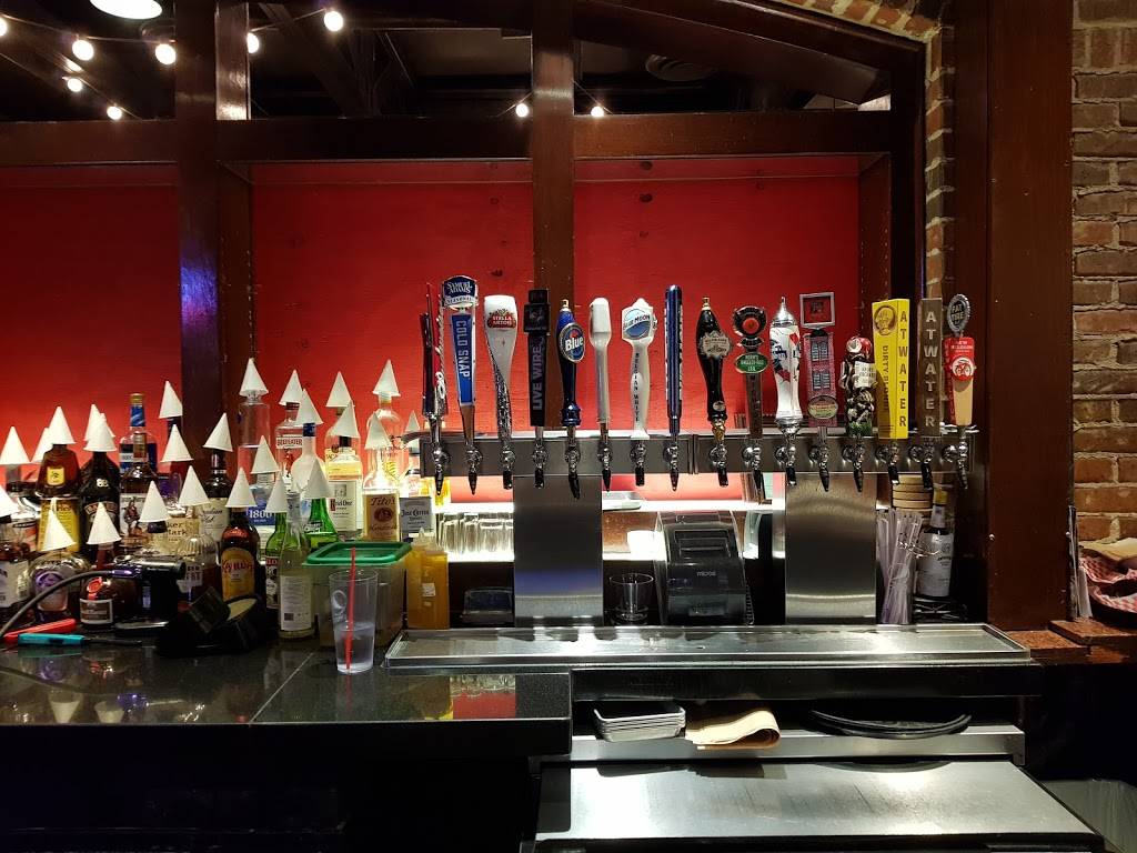 Famous Daves Bar-B-Que | restaurant | 43350 Crescent Blvd, Novi, MI 48375, USA | 2487351111 OR +1 248-735-1111