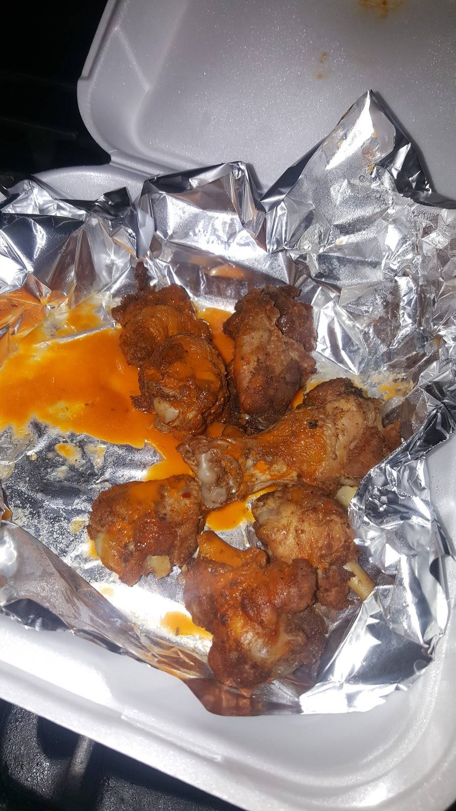 Lucky Vitos Pizzeria | meal delivery | 1950 N Kimball Ave, Chicago, IL 60647, USA | 7735709296 OR +1 773-570-9296