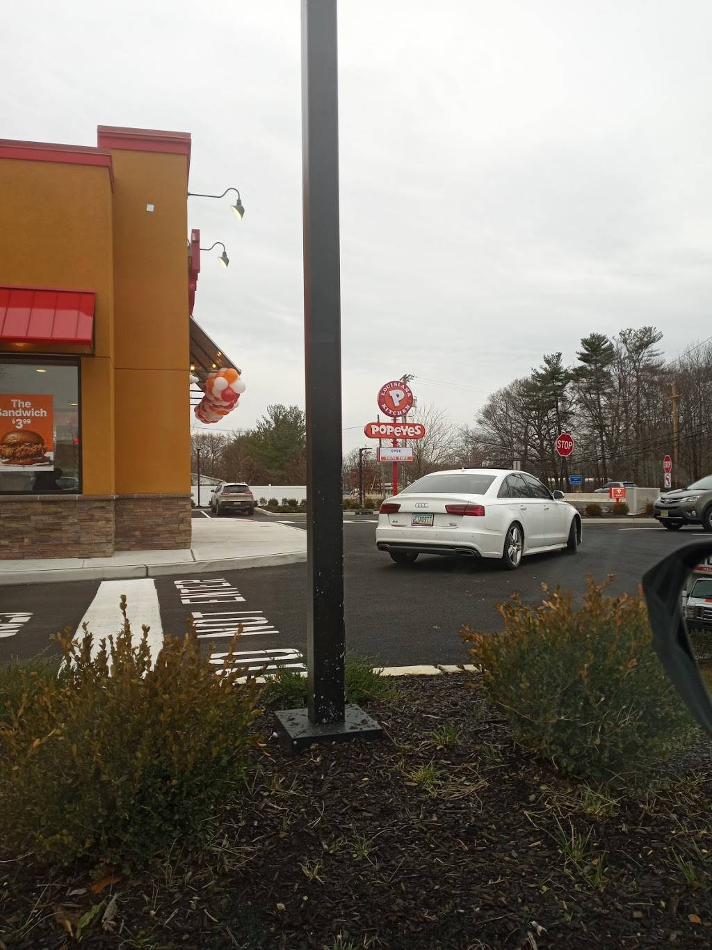 Popeyes Louisiana Kitchen | restaurant | 1228 NJ-36, Hazlet, NJ 07730, USA | 6098373339 OR +1 609-837-3339