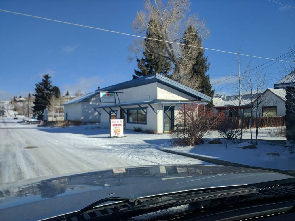 Showboats Drive by Pie | restaurant | 54 1st St, Granby, CO 80446, USA | 9708871111 OR +1 970-887-1111