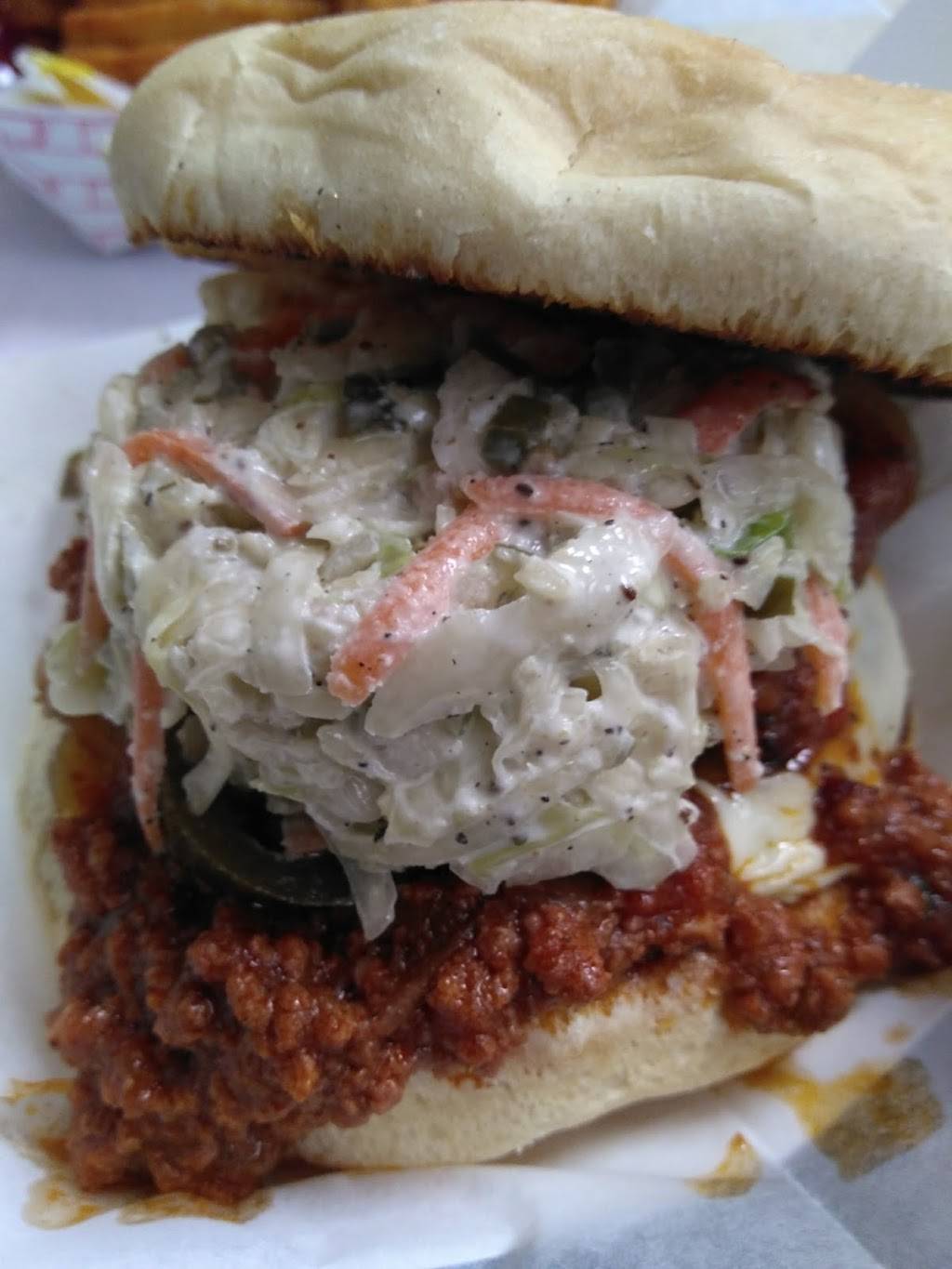 Burger Builders | restaurant | 1051 Wolcott St, Waterbury, CT 06705, USA | 2037532526 OR +1 203-753-2526