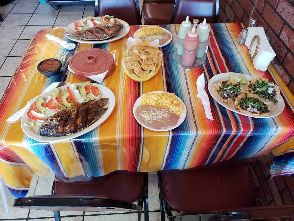 Salitre Restaurant | restaurant | 9284 Irving Park Rd, Schiller Park, IL 60176, USA | 8476711334 OR +1 847-671-1334