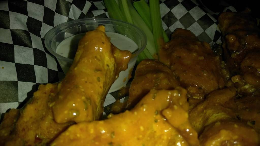 Fuzzys Sports Bar & Grill | restaurant | 1270 S Highland Ave, Clearwater, FL 33756, USA | 7274459600 OR +1 727-445-9600