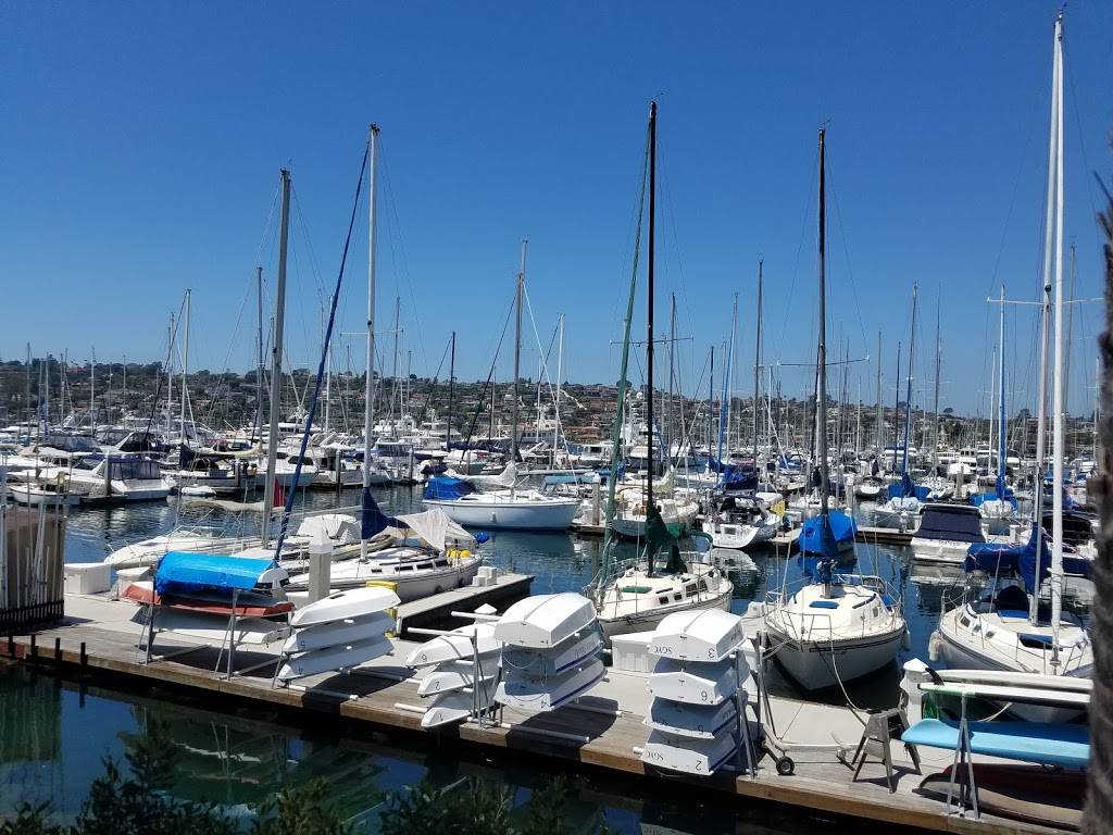 Silver Gate Yacht Club | restaurant | 2091 Shelter Island Dr, San Diego, CA 92106, USA | 6192221214 OR +1 619-222-1214