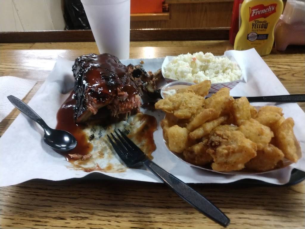 Holy Smokehouse BBQ | restaurant | 13 S Earl St, Shippensburg, PA 17257, USA | 7175305844 OR +1 717-530-5844