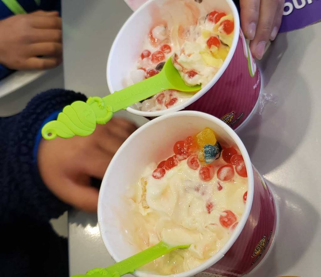 Menchies Frozen Yogurt | bakery | 2188 Santa Rosa Ave Ste A-3, Santa Rosa, CA 95407, USA | 7075459866 OR +1 707-545-9866