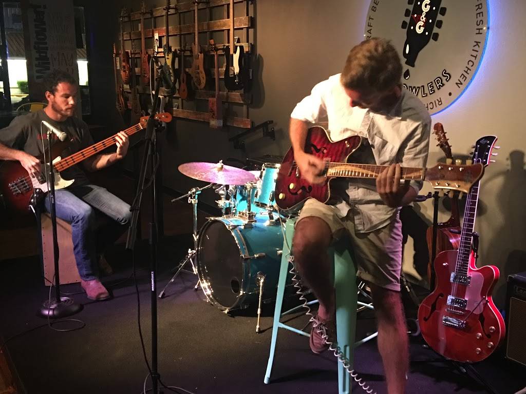 Guitars & Growlers Richardson | restaurant | 581 W Campbell Rd #101, Richardson, TX 75080, USA | 4699045165 OR +1 469-904-5165