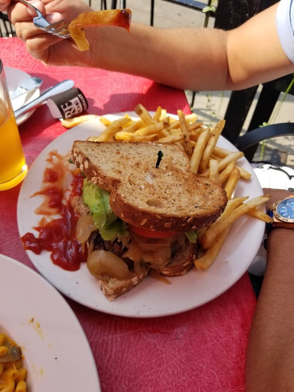 Fireside Restaurant & Lounge | restaurant | 5739 N Ravenswood Ave, Chicago, IL 60660, USA | 7735617433 OR +1 773-561-7433