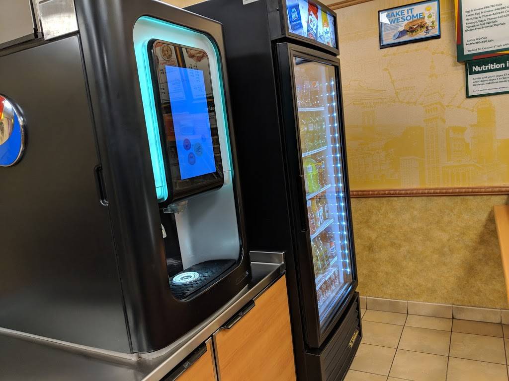 Subway | meal takeaway | 1765 Eglinton Ave W, Toronto, ON M6E 2H7, Canada | 4166405682 OR +1 416-640-5682