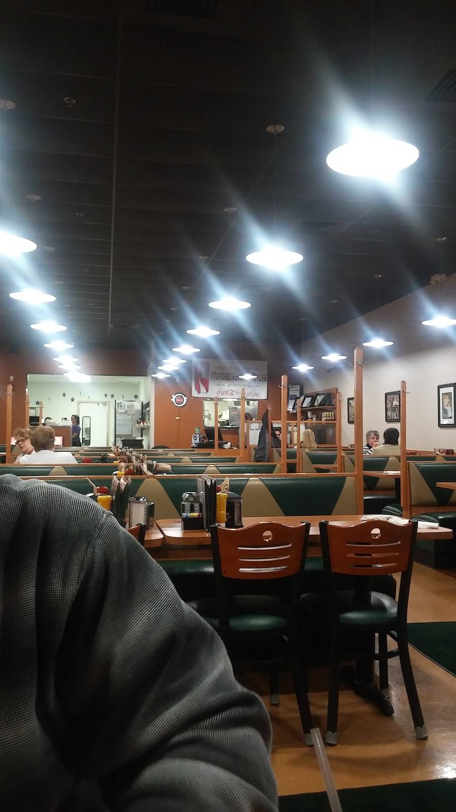 Leos Coney Island | restaurant | 5076 Highland Rd, Waterford Twp, MI 48327, USA | 2487421568 OR +1 248-742-1568