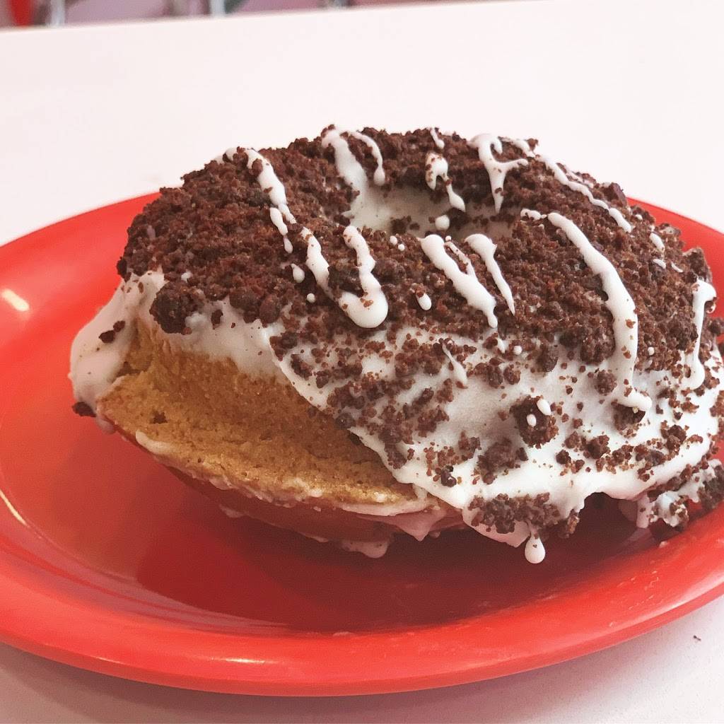 Erin McKenna’s Bakery | restaurant | 1415 Montana Ave, Santa Monica, CA 90403, USA | 8554622292 OR +1 855-462-2292