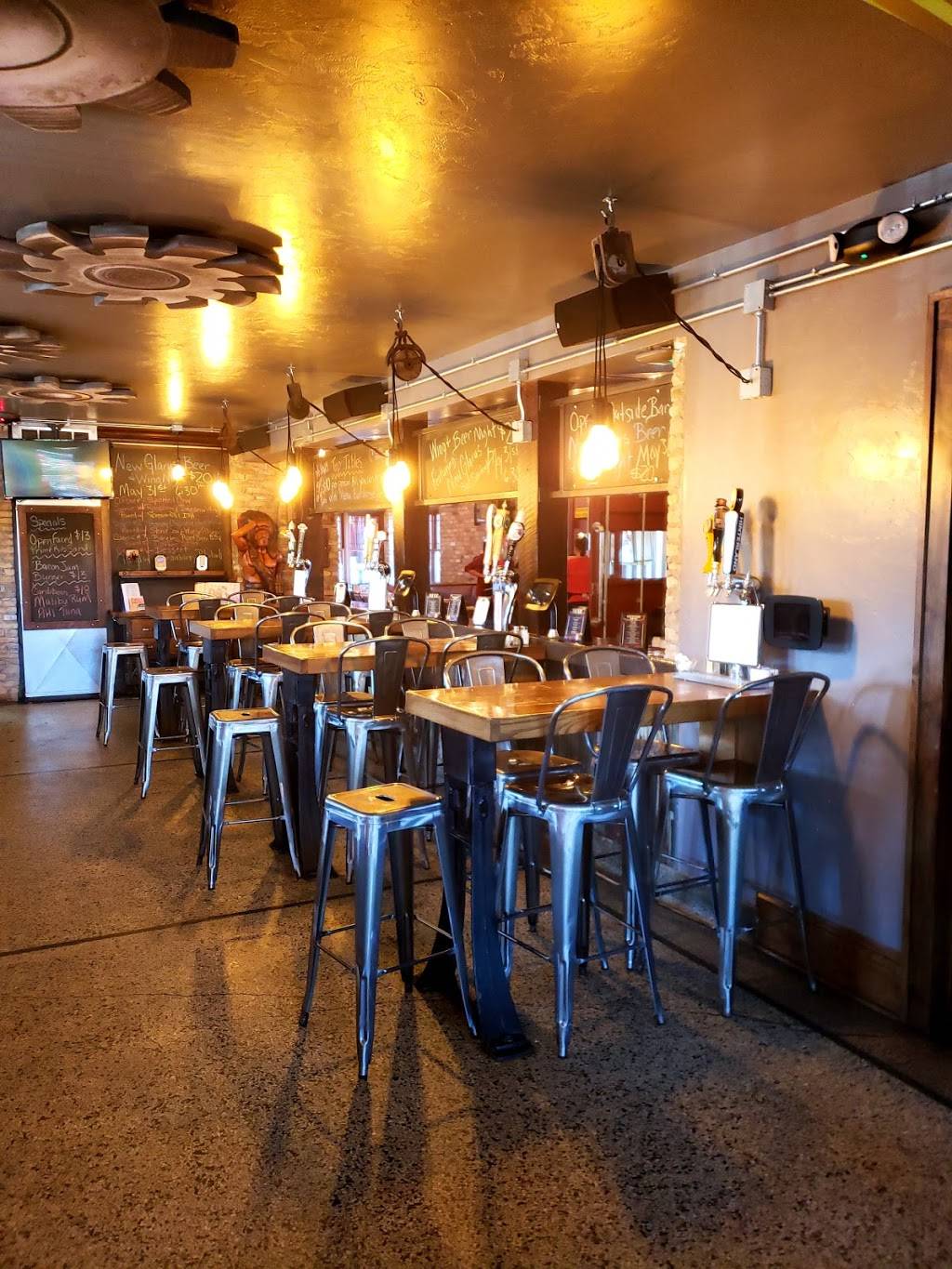 Chester Vs | restaurant | 2505 Oregon St, Oshkosh, WI 54902, USA | 9203851772 OR +1 920-385-1772