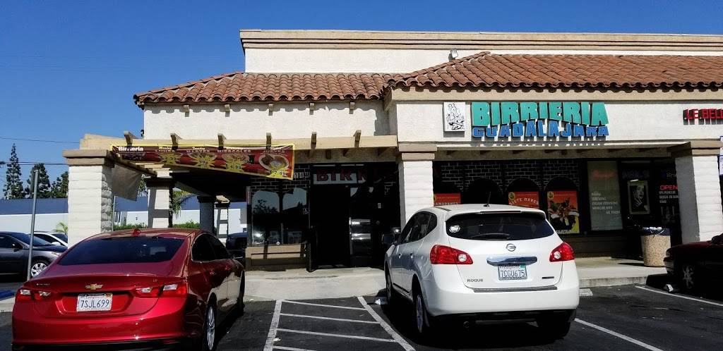 Birrieria Guadalajara | restaurant | 15102 Paramount Blvd, Paramount, CA 90723, USA | 5627908492 OR +1 562-790-8492