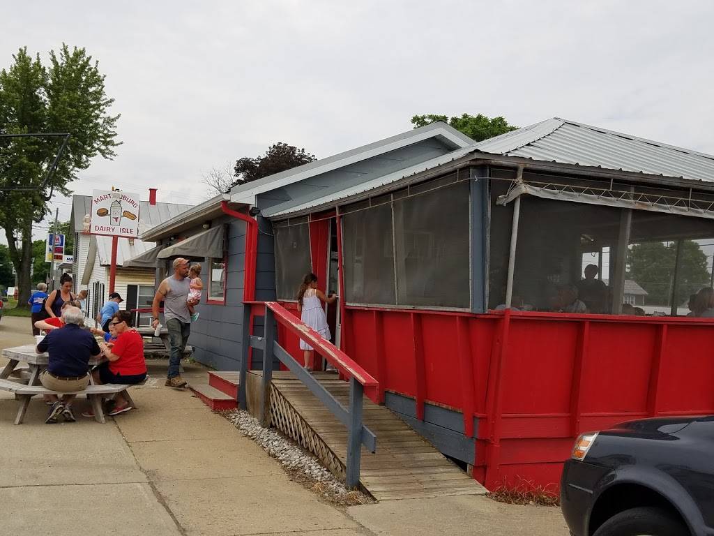 Martinsburg Dairy Isle | restaurant | 18 Market St, Martinsburg, OH 43037, USA | 7406682046 OR +1 740-668-2046