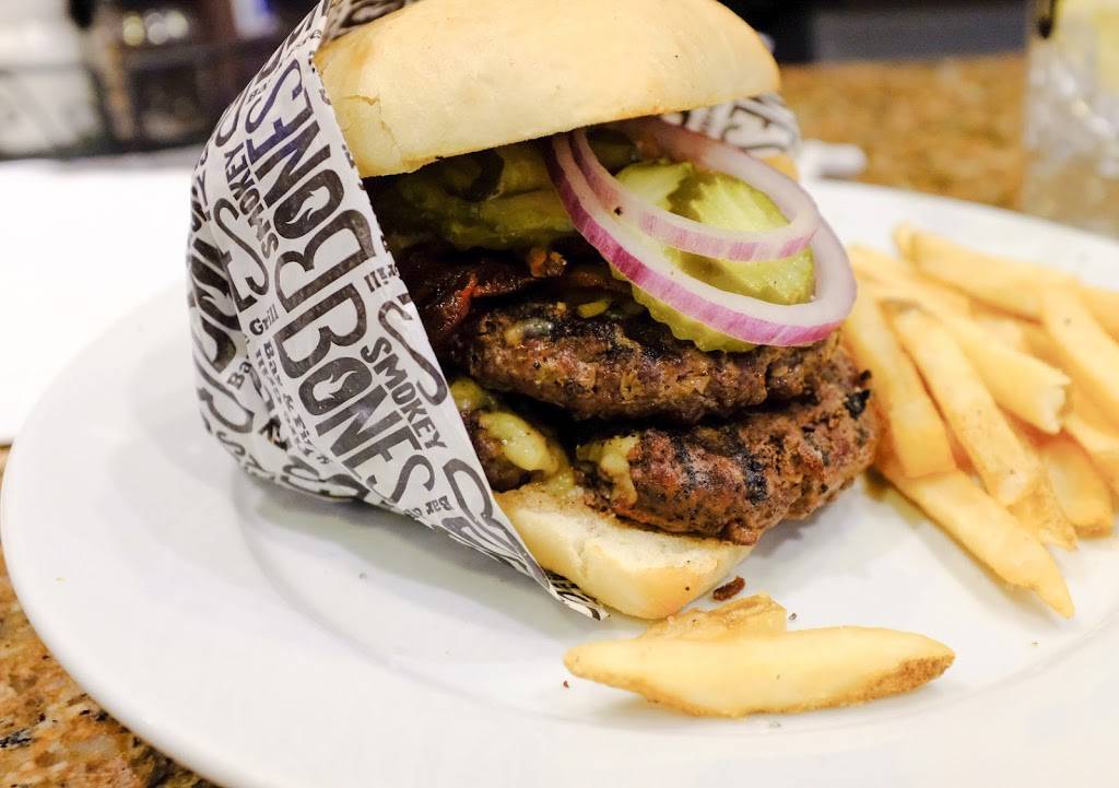 Smokey Bones Bar & Fire Grill | meal takeaway | 2911 Vineland Rd, Kissimmee, FL 34746, USA | 4073977102 OR +1 407-397-7102