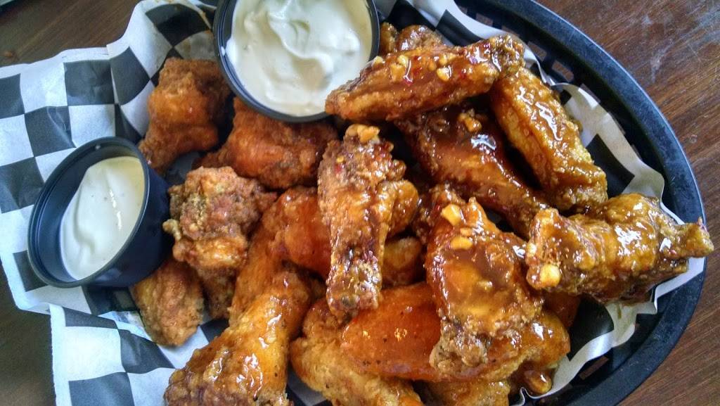 Sidelines Sports Bar & Grill | restaurant | 105 Canal St, Salem, MA 01970, USA | 9787455870 OR +1 978-745-5870