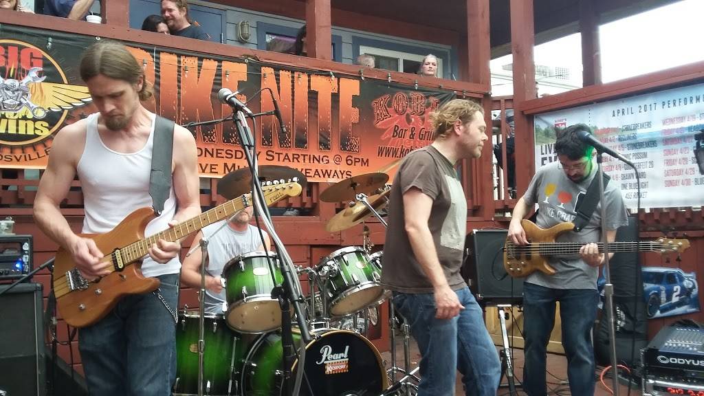 Kobis Bar & Grill | restaurant | 113 Oak St, Bonner Springs, KS 66012, USA | 9134225657 OR +1 913-422-5657