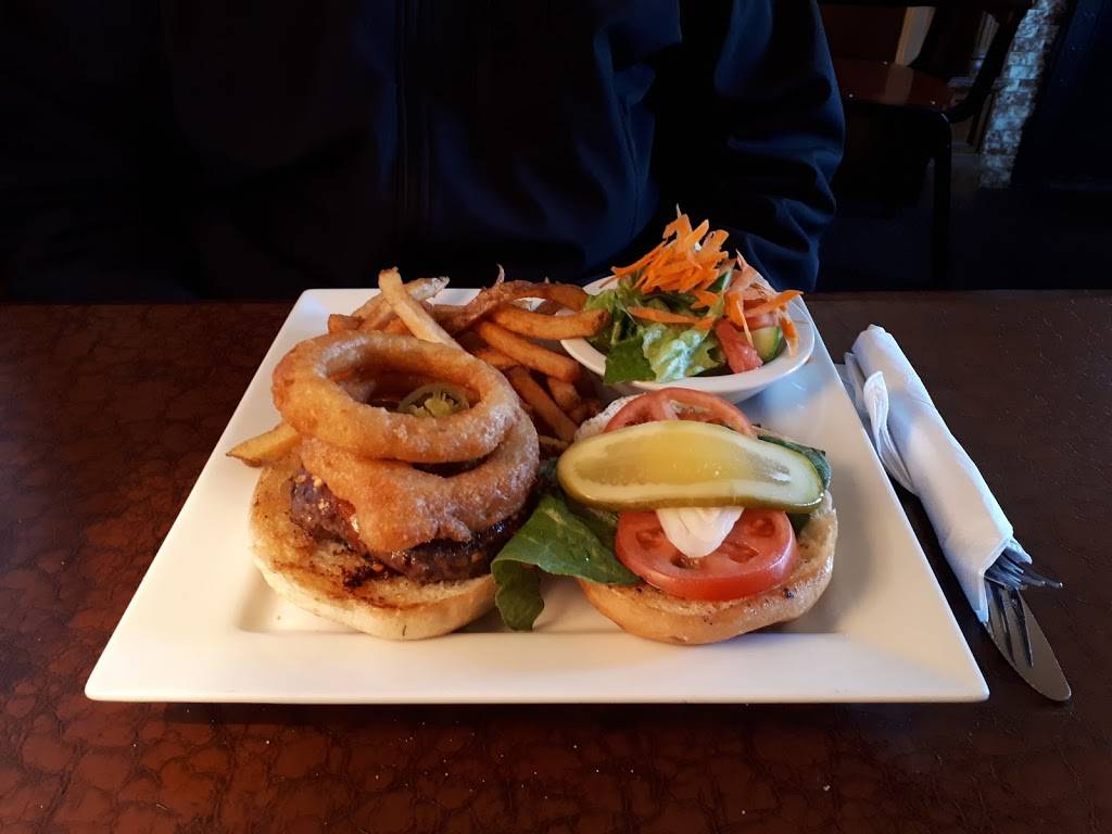 Charlotte Annes Restaurant | restaurant | 390 Queen St, Peterborough, ON K9J 4X8, Canada | 7057422944 OR +1 705-742-2944