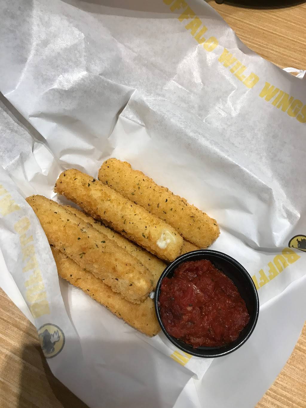 Buffalo Wild Wings | meal takeaway | 15700 WC Main St, Midlothian, VA 23113, USA | 8045946853 OR +1 804-594-6853