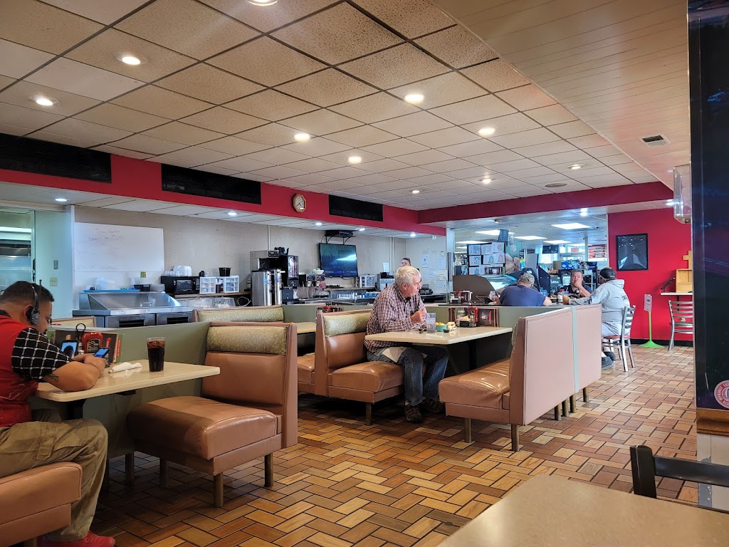 Sapp Bros Travel Center | cafe | 380 Odessa Rd, Elm Creek, NE 68836, USA | 3082341662 OR +1 308-234-1662