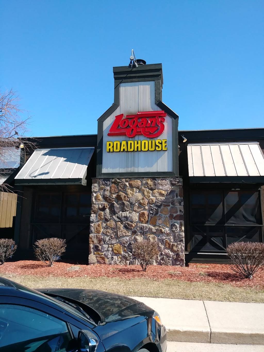 Logans Roadhouse | restaurant | 86 W 14 Mile Rd, Troy, MI 48083, USA | 2485836500 OR +1 248-583-6500