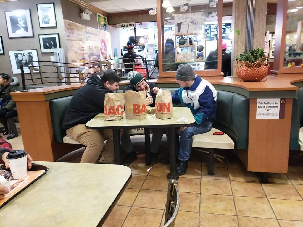 McDonalds | cafe | 2525 S Martin Luther King Dr, Chicago, IL 60616, USA | 3128428643 OR +1 312-842-8643