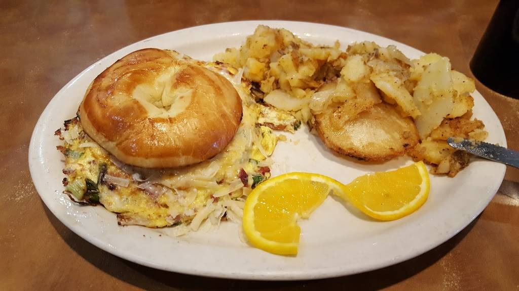 Chompies Restaurant, Deli, and Bakery | bakery | 4550 E Cactus Rd, Phoenix, AZ 85032, USA | 6027102910 OR +1 602-710-2910